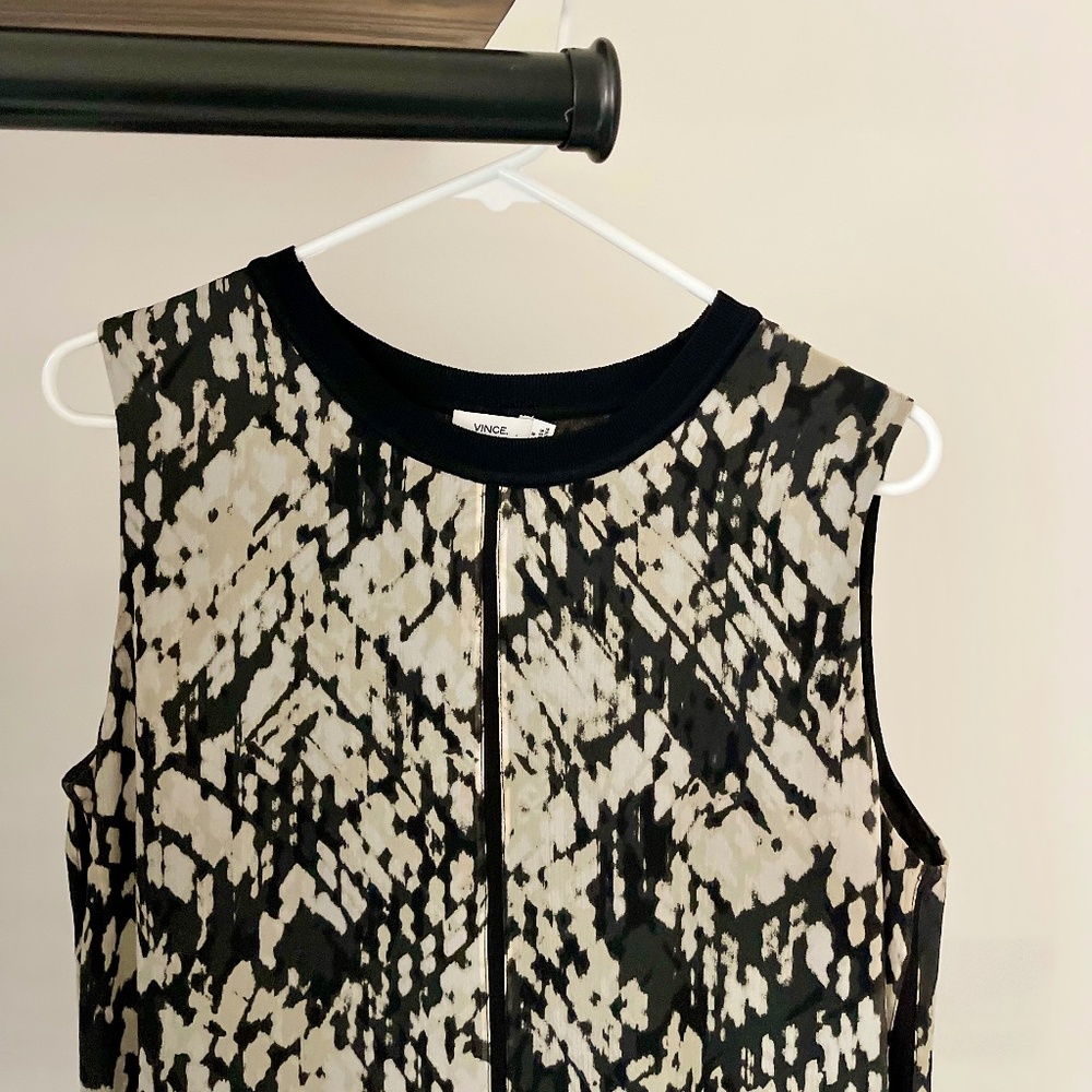 Vince 100% Silk Sleeveless Shift Dress Abstract/Snakeskin-ish Print ~ Size 8 - Picture 4 of 11
